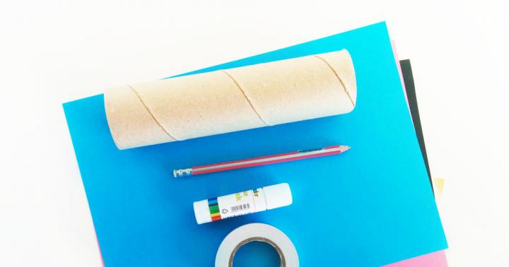 Ceruzka záložka vyrobená z farebného papiera a ďalšie možnosti pre záložky DIY farebná papierová ceruzka